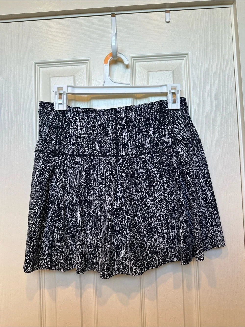 Lululemon Black & White Tennis Skirt
